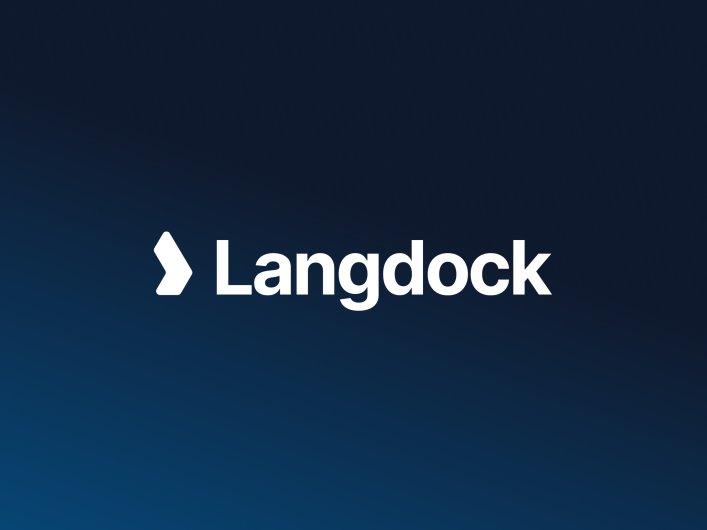 Factorial Logo und Langdock logo auf blauem Hintergrund