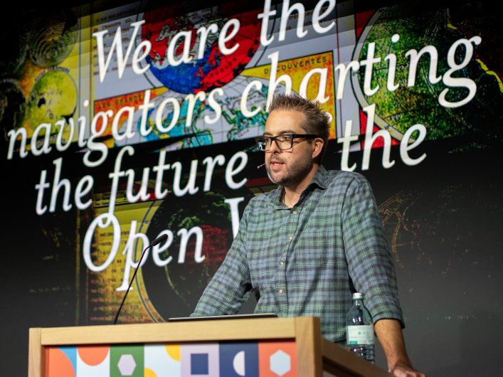 Dries Buytaert während seines Vortrags auf der DrupalCon Vienna 2025. Foto von Paul Johnson.