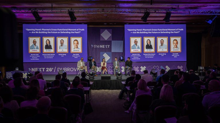 Podiumsdiskussion zur Eröffnung des NEXT Pharma Summits 2026 in Dubrovnik.