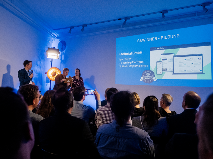 Verleihung der Splash Awards 2022, bei der Factorial für das beste Drupal-Projekt mit dpa Factify e-learning gewonnen hat.